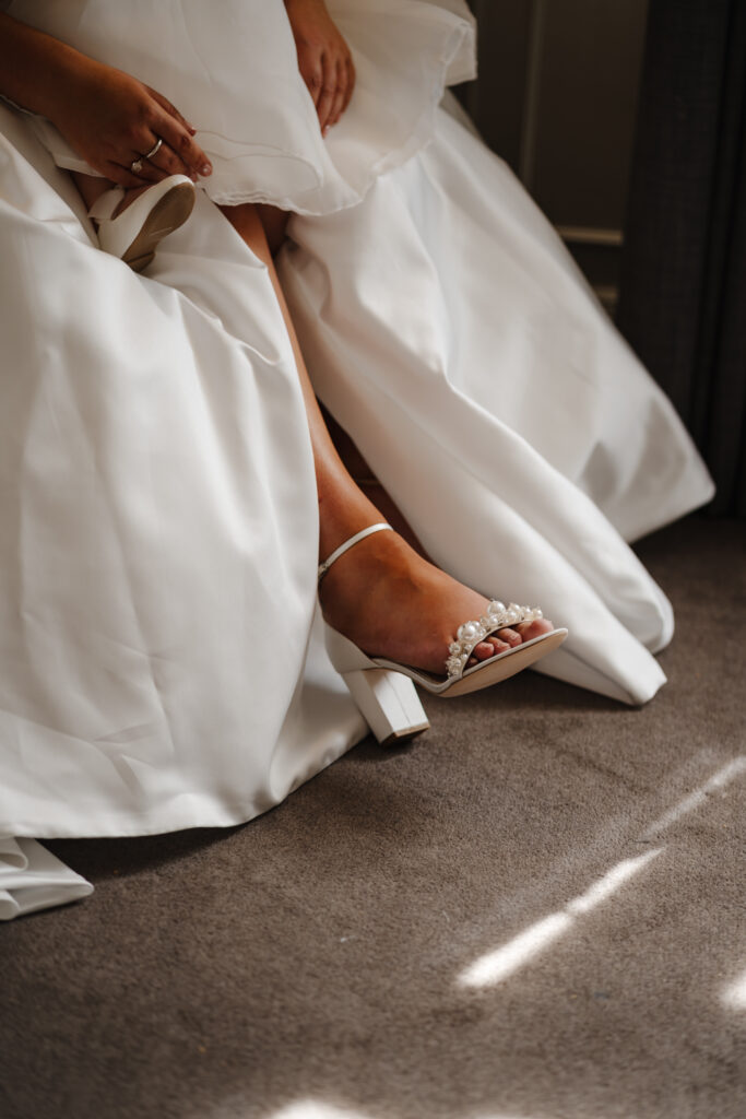 Wedding prep at the Ampersand Hotel by London Elopement Photographer