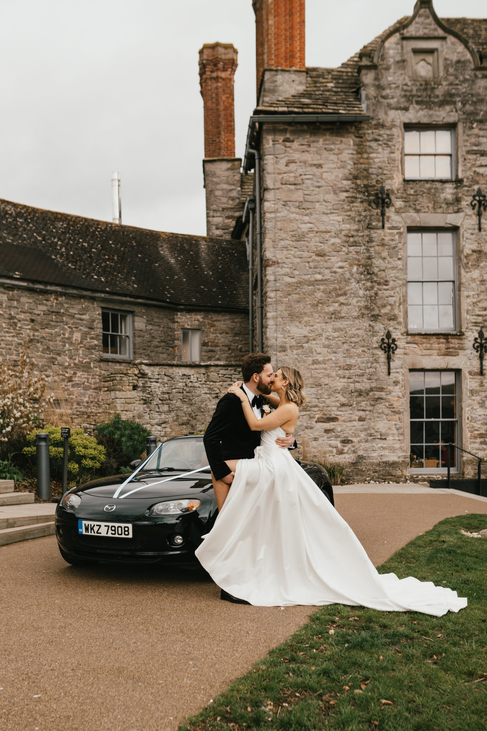 Hereford wedding photographer at Haye Castle