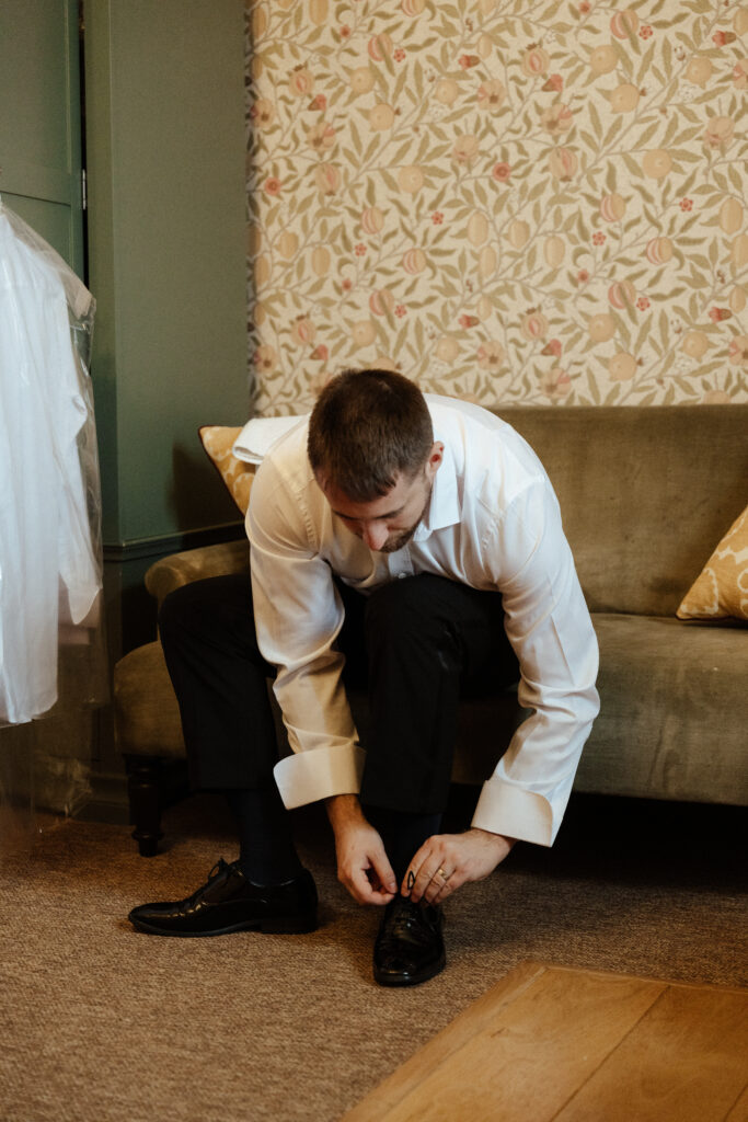 Elcott Park wedding photography with bridal prep in main suite