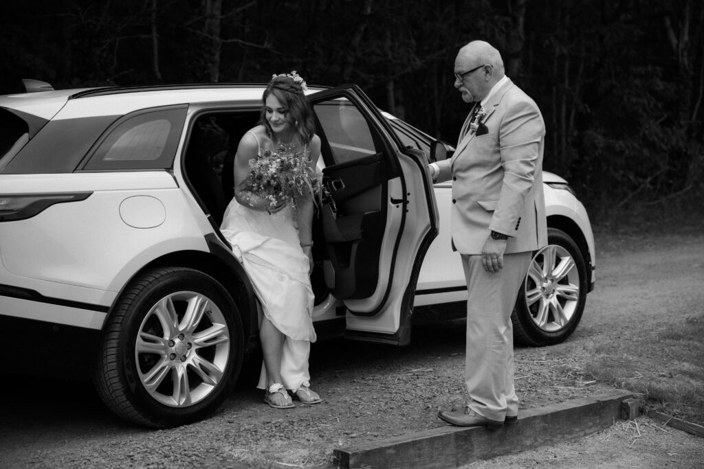 Elmbridge Farm wedding outdoor ceremony photos