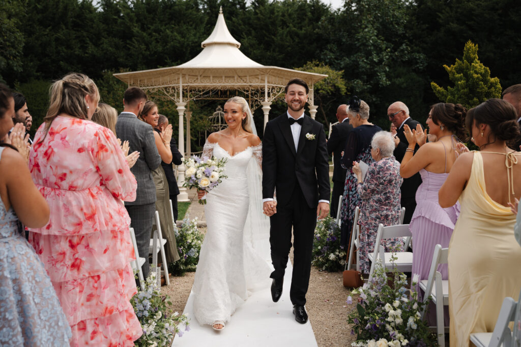 Outdoor Ceremony at Manor by the Lake