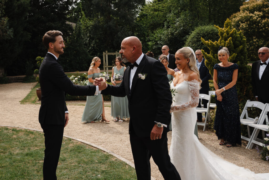 Outdoor Ceremony at Manor by the Lake