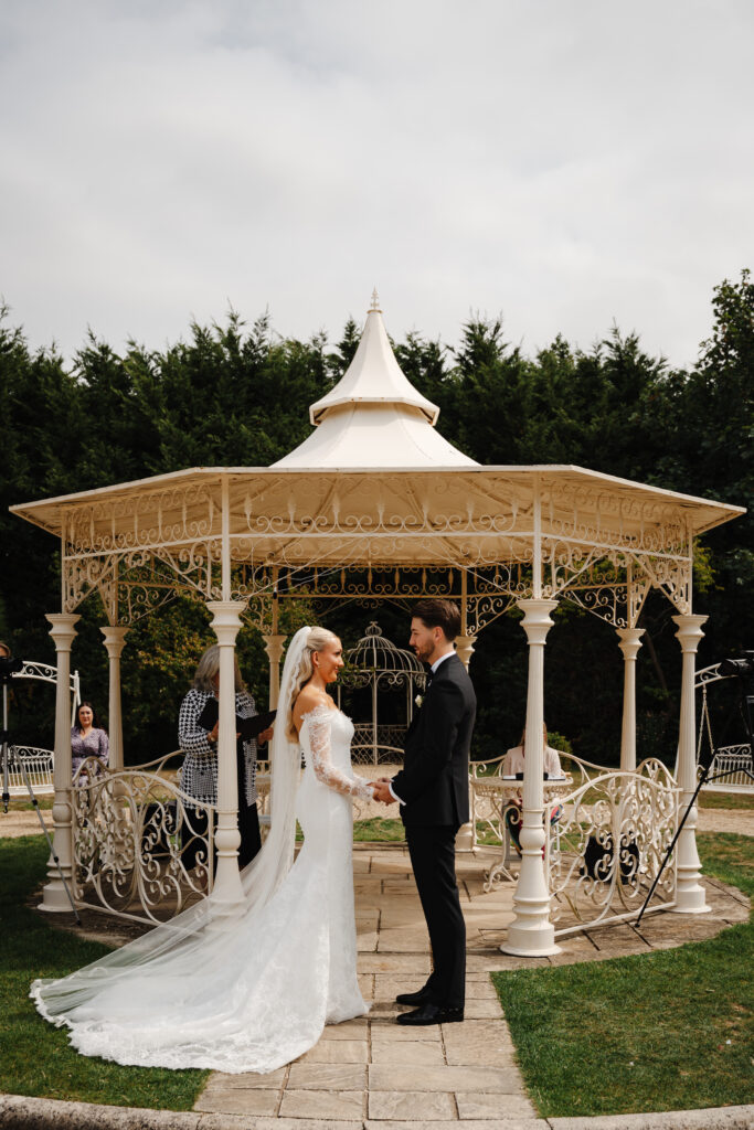 Outdoor Ceremony at Manor by the Lake