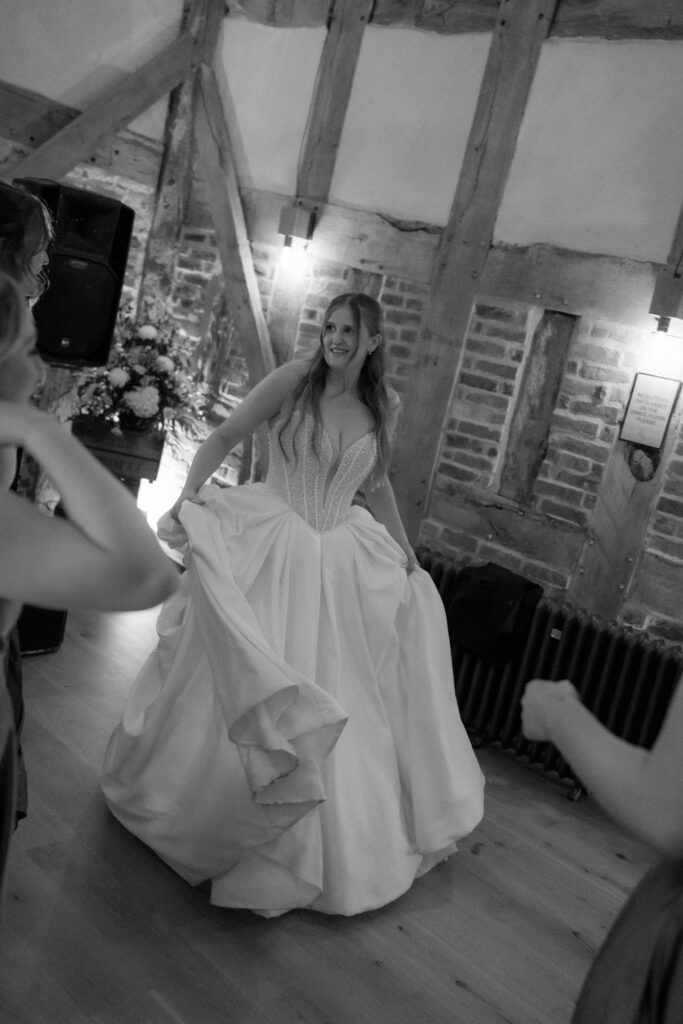 Barns and yard wedding dancefloor photos