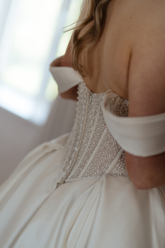 bridal prep at home for barns & yard wedding in summer