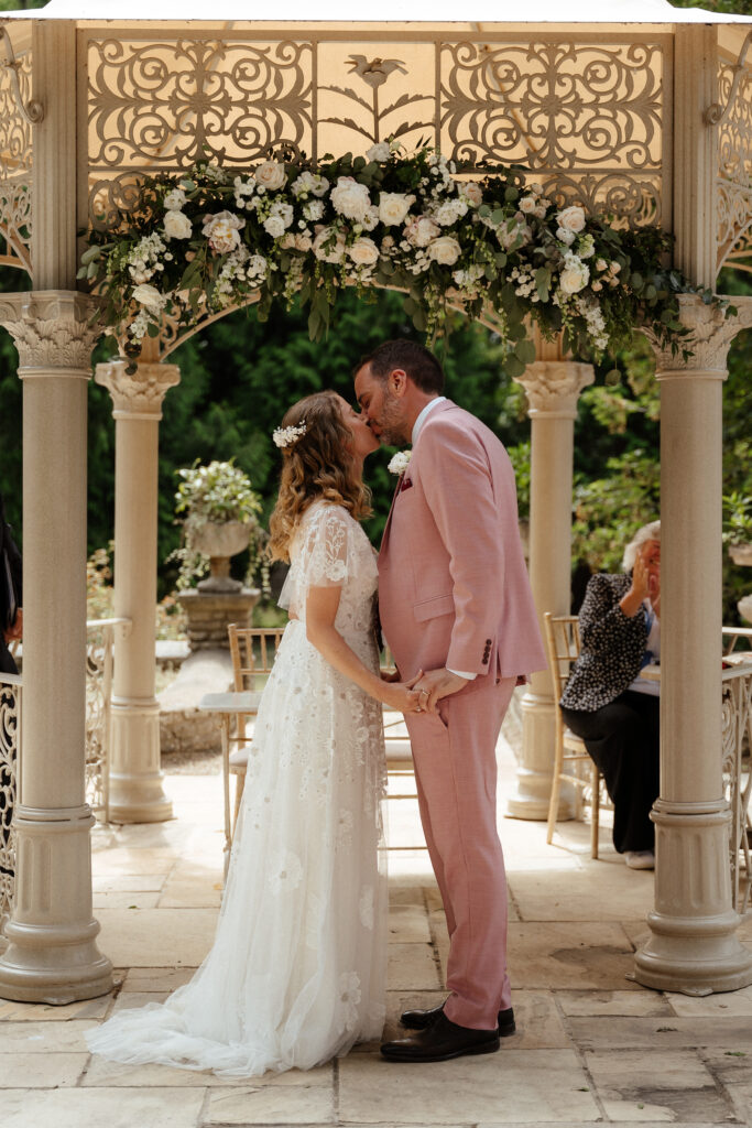 outdoor ceremony at Eastington park by Cotswolds wedding photographer