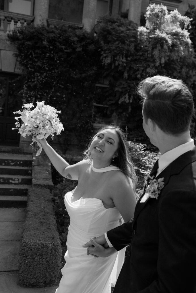 outdoor wedding ceremony at kiftsgate court gardens by cotswolds wedding photographer