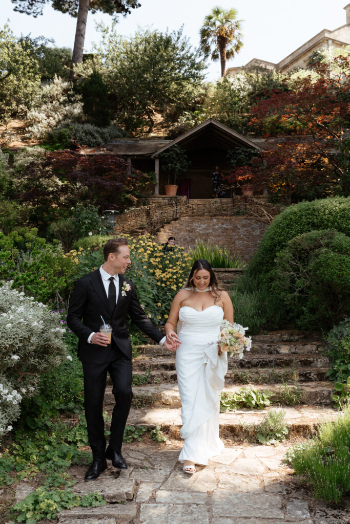 outdoor wedding ceremony at kiftsgate court gardens by cotswolds wedding photographer