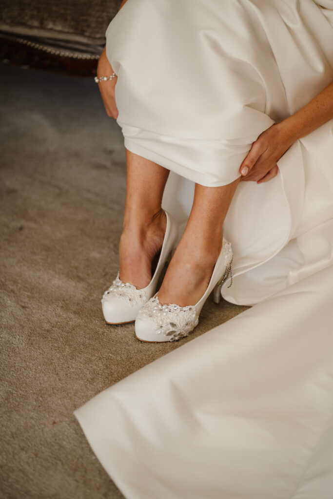 bridal prep at brinsop court for autumn wedding by hereford wedding photographer