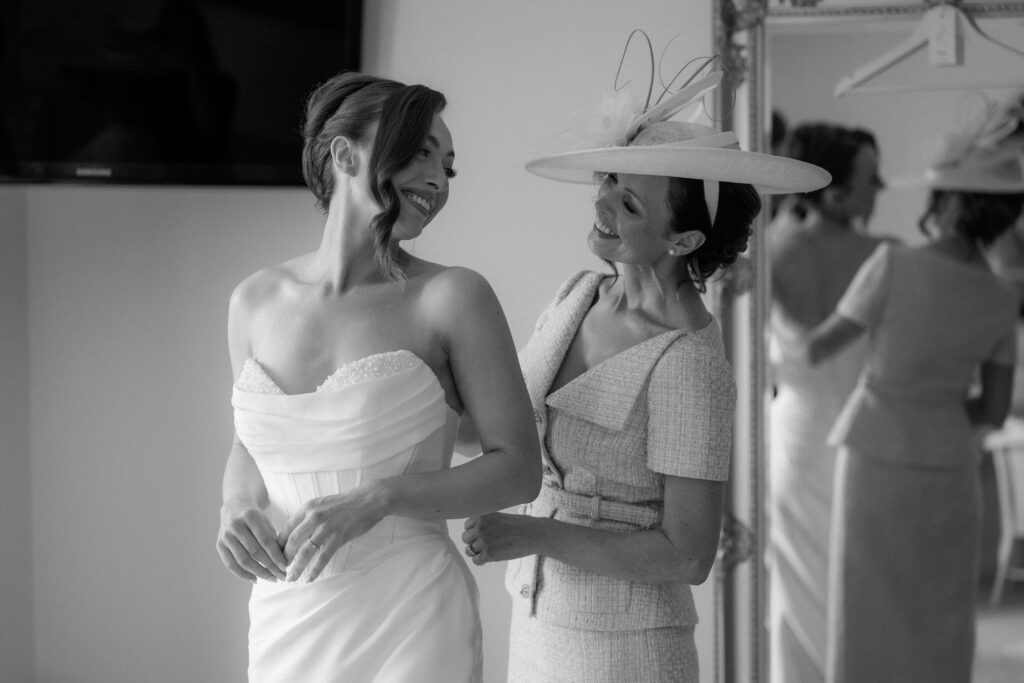 bridal prep at Brinsop Court by Cotswolds wedding photographer