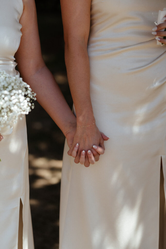 outdoor ceremony at Brinsop court in hereford by Cotswolds wedding photographer