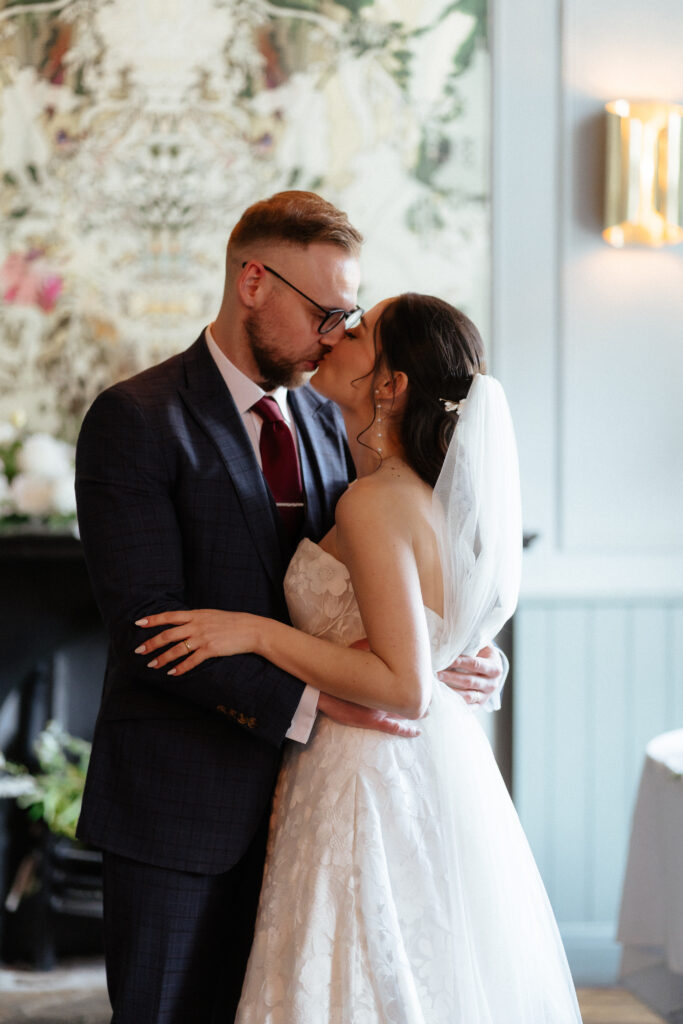 wedding reception at Browns restaurant for bath wedding photographed by Cotswolds wedding photographer